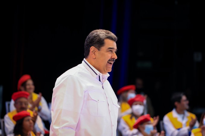 Maduro asomó nuevo aumento del salario