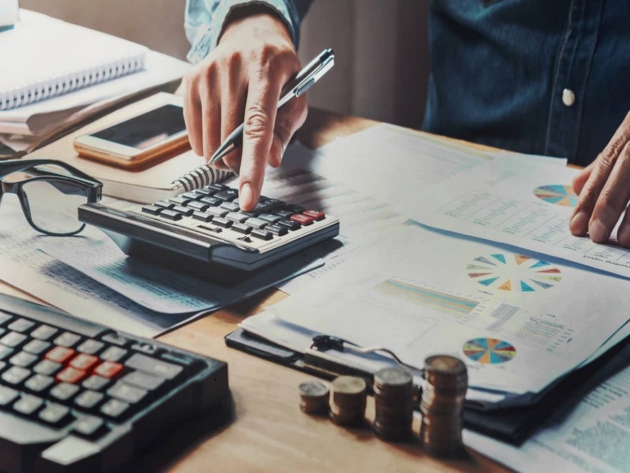 Luis Alberto Pérez González - Macroeconomía y microeconomía; Qué son y en qué se diferencian - FOTO