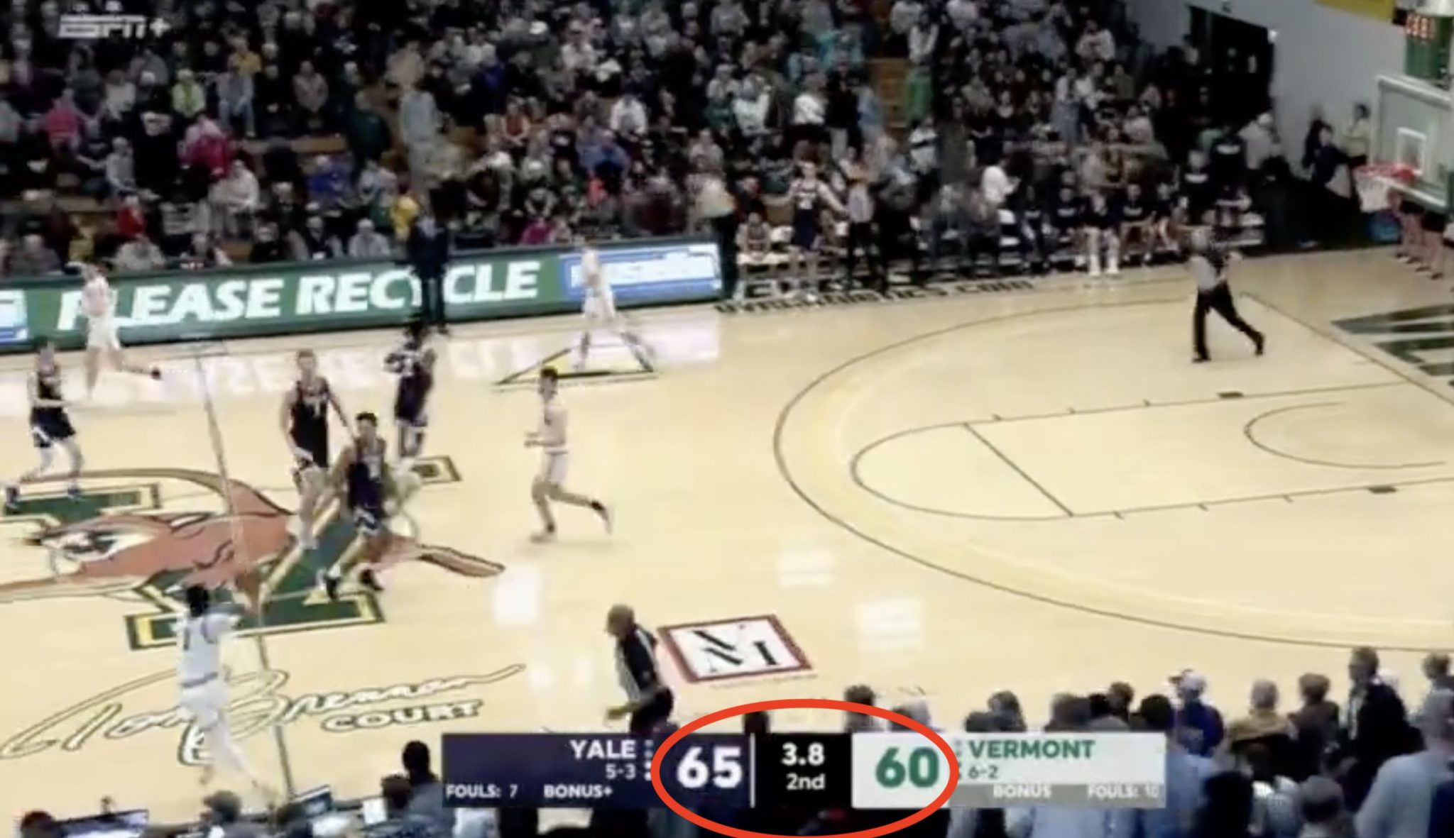 ¿Se pueden remontar 5 puntos en 3.8 segundos? Ha ocurrido en la NCAA (vídeo)