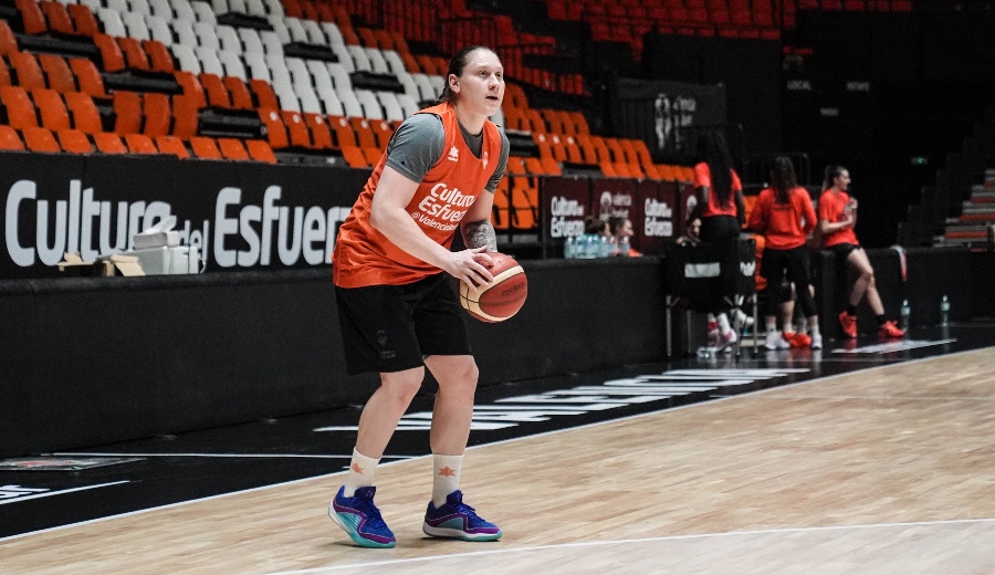 Las primeras palabras de Alina Iagupova como jugadora de Valencia Basket