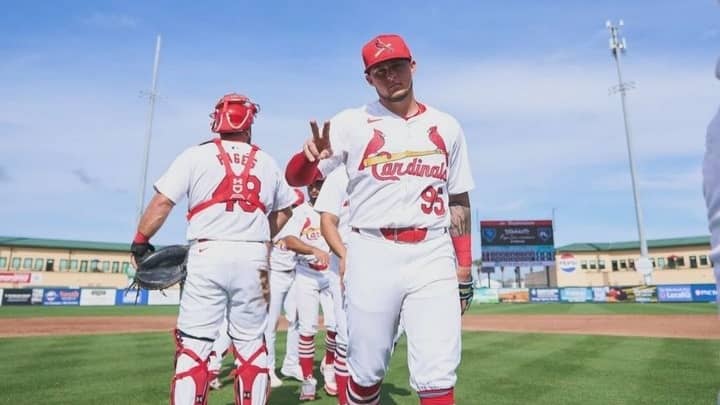 César Prieto vuelve a conectar de hit y batea para 500 en Spring Training