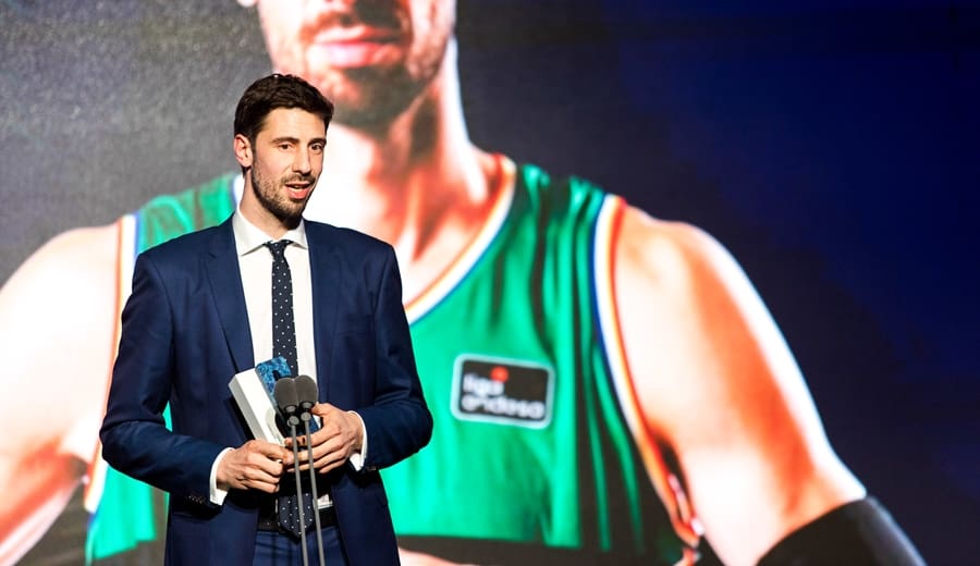 Ante Tomic confirma en los Premios Gigantes que quiere seguir jugando varias temporadas
