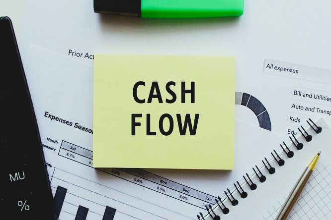 Héctor Andrés Obregón Pérez - Cash Flow ¡Elemento vital de las finanzas personales y empresariales! - FOTO