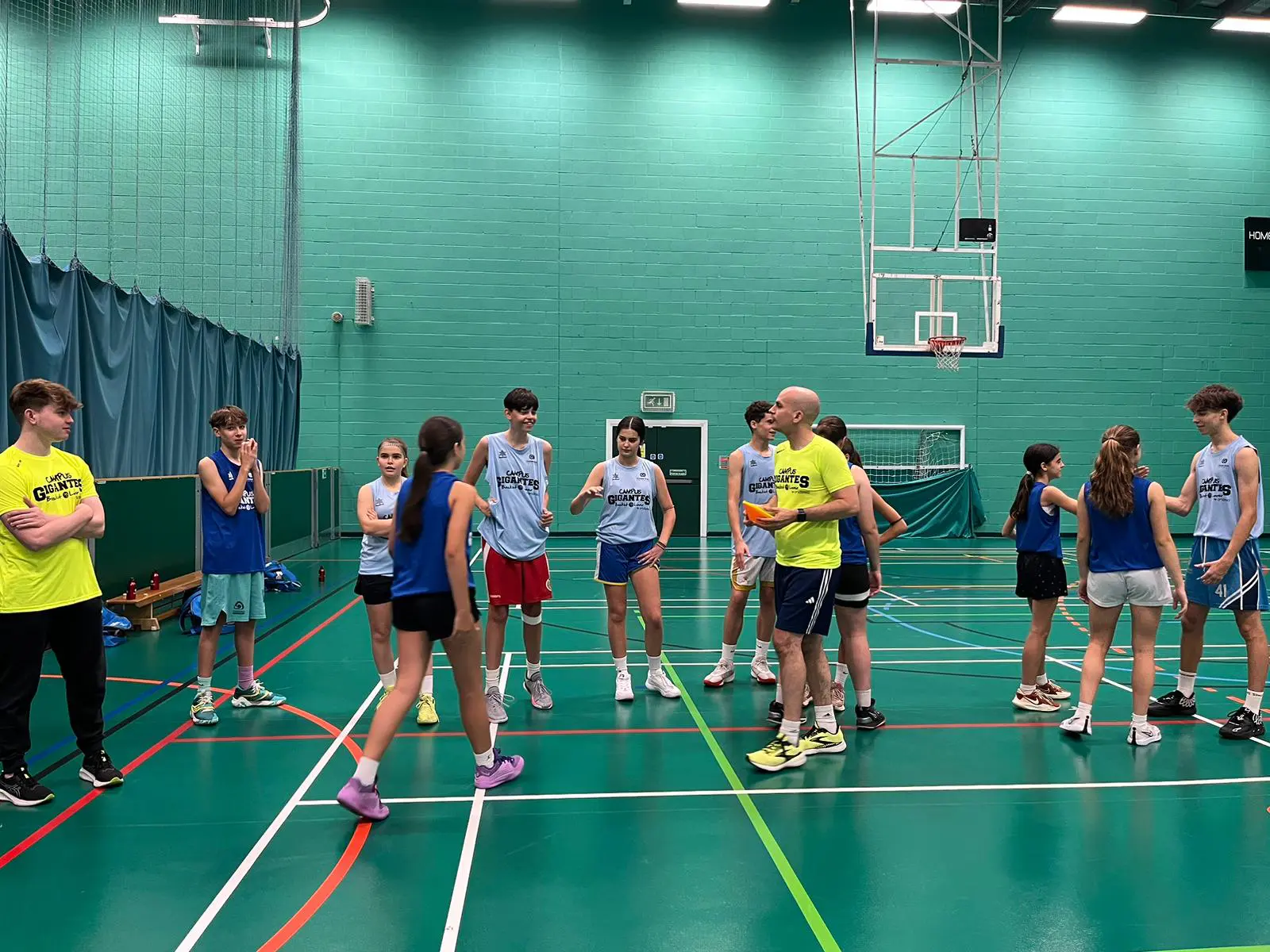 campus de baloncesto en inglaterra (2)