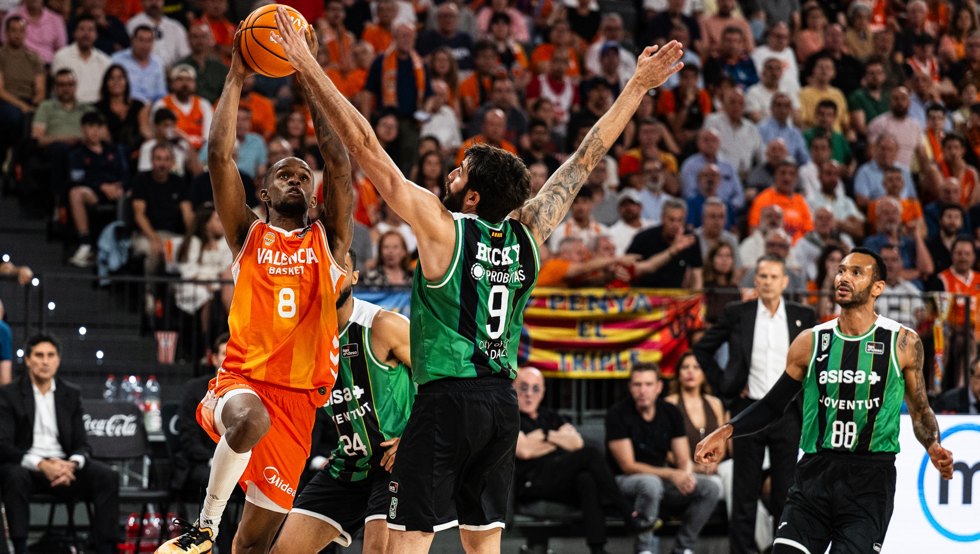 El Valencia Basket se lleva el primer asalto en la prórroga