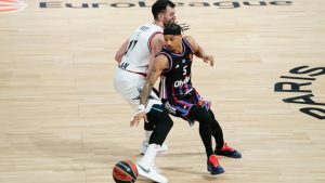 Quién es Justin Robinson, el nuevo director de juego del Barça